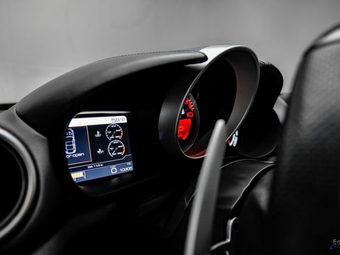 Used 2016 Ferrari California T image 40