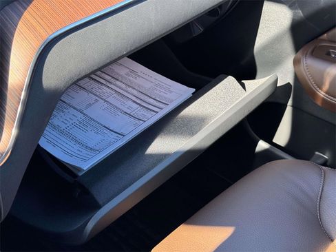 Used 2023 Volvo XC60 B5 Plus w/ Climate Package image 31