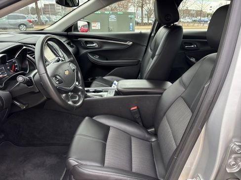 Used 2016 Chevrolet Impala LT w/ Convenience Package image 13