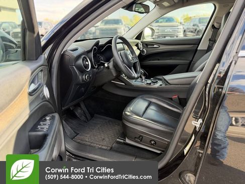 Used 2018 Alfa Romeo Stelvio Ti image 5