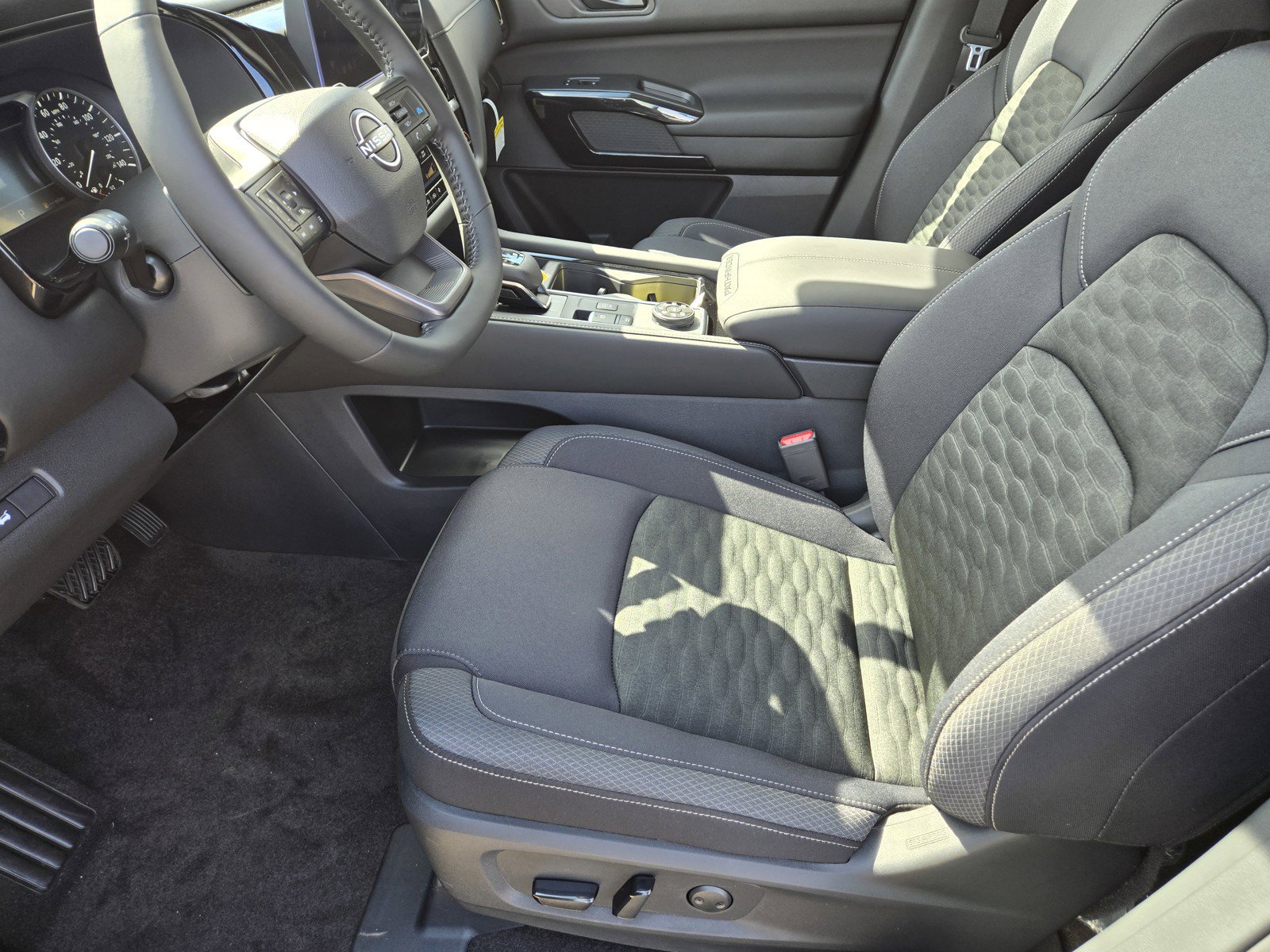 New 2026 Nissan Pathfinder SV AWD/4WD image 9