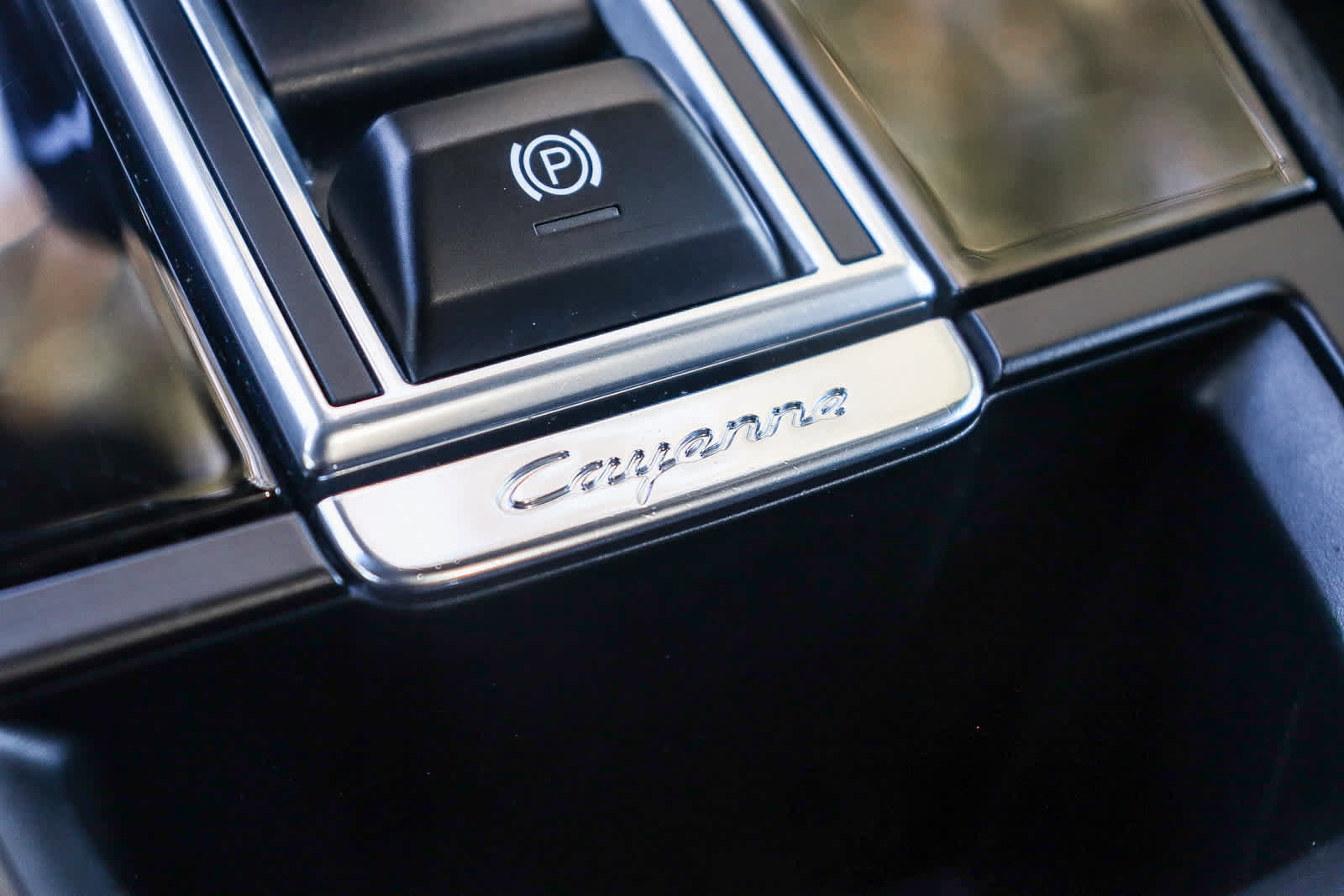 Used 2021 Porsche Cayenne Coupe AWD/4WD image 32