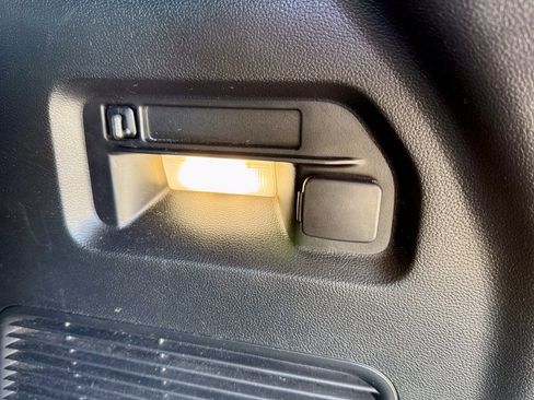 Used 2022 Ford Explorer ST-Line w/ Class IV Trailer Tow Package image 16