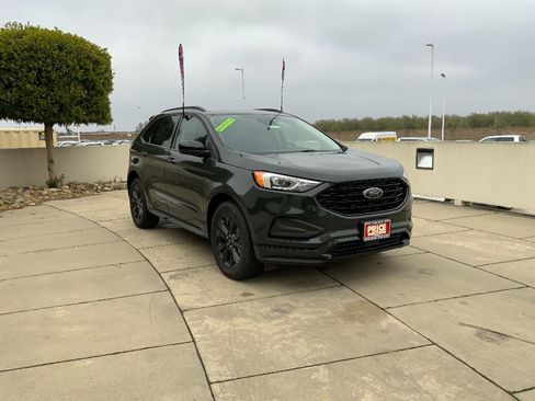 New 2024 Ford Edge SE w/ Black Appearance Package image 3