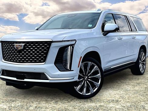 Used 2026 Cadillac Escalade ESV Luxury w/ Touring Package AWD/4WD image 3