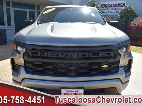 Used 2025 Chevrolet Silverado 1500 Custom image 4