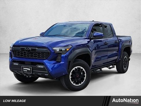 Certified 2025 Toyota Tacoma TRD Off-Road AWD/4WD image 1
