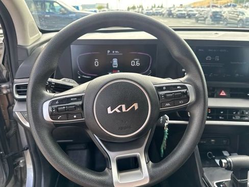 Used 2023 Kia Sportage LX AWD/4WD image 7