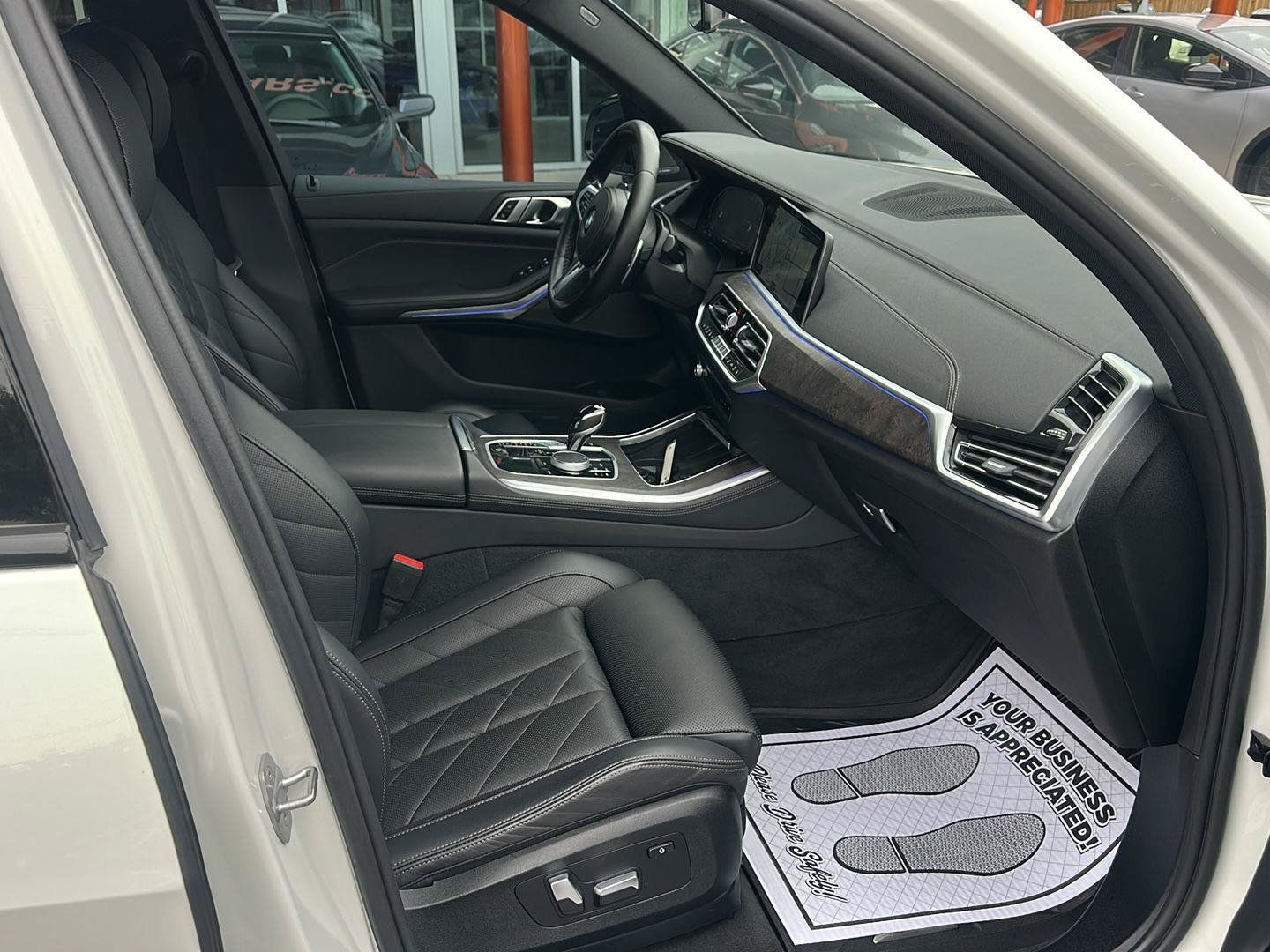 Used 2023 BMW X5 xDrive40i w/ M Sport Package AWD/4WD image 9