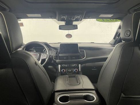 Used 2021 GMC Yukon SLT w/ SLT Premium Package AWD/4WD image 13