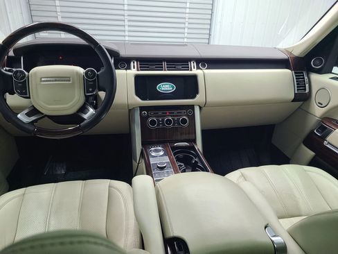 Used 2016 Land Rover Range Rover HSE image 2