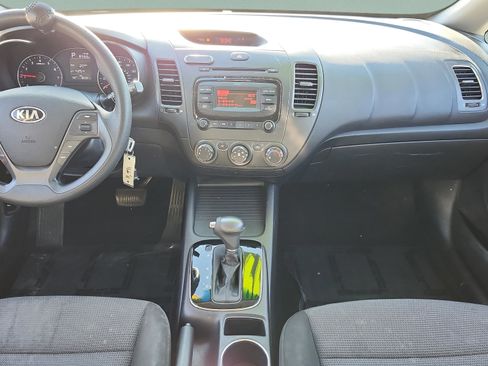 Used 2017 Kia Forte LX image 14