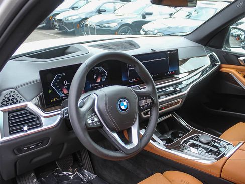 Used 2024 BMW X5 xDrive50e AWD/4WD image 17