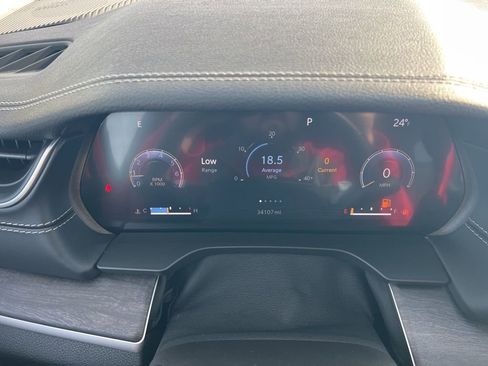 Used 2022 Jeep Grand Cherokee Limited image 19