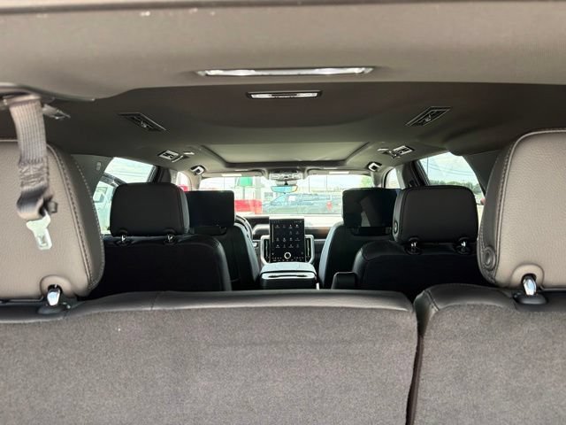 New 2026 GMC Yukon Denali w/ Denali Reserve Package AWD/4WD image 36