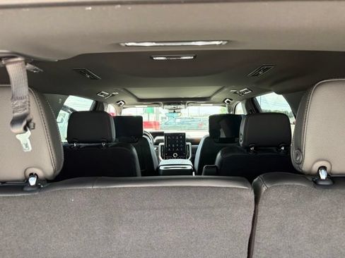 New 2026 GMC Yukon Denali w/ Denali Reserve Package AWD/4WD image 36
