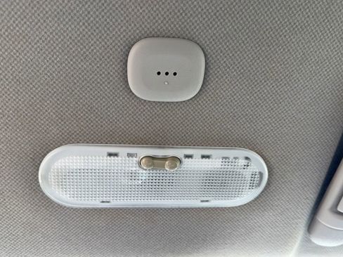 Used 2017 Nissan Versa SV FWD image 27