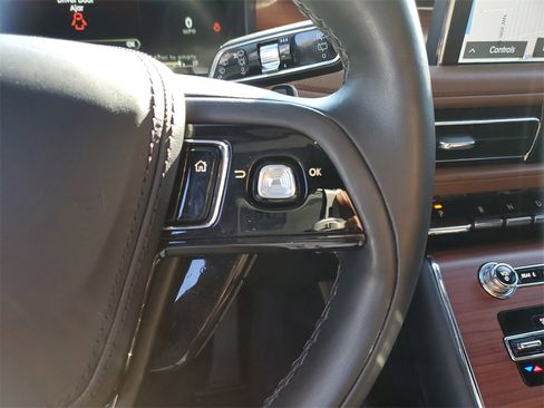 Certified 2023 Lincoln Aviator Reserve w/ Equipment Group 201A image 26