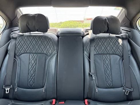 Used 2022 BMW 740i w/ M Sport Package RWD image 23