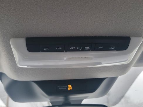 Certified 2025 Nissan Kicks S image 31