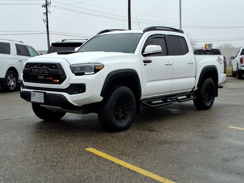 Used 2021 Toyota Tacoma TRD Pro AWD/4WD image 2