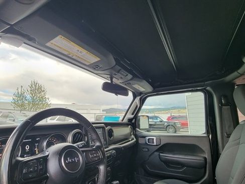 Used 2022 Jeep Wrangler Sport image 37