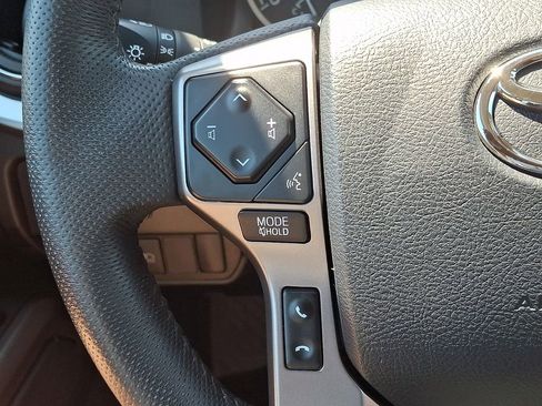 Used 2020 Toyota Tacoma SR5 AWD/4WD image 21