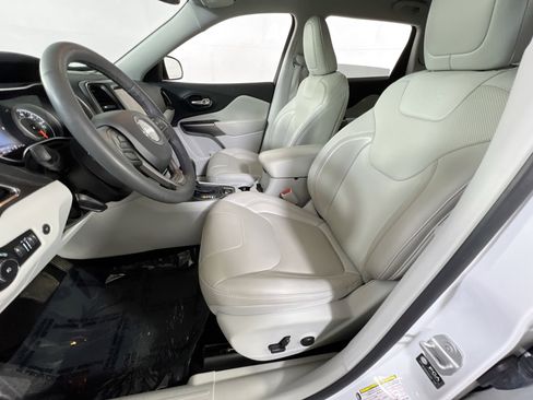 Used 2022 Jeep Cherokee Latitude Lux image 20