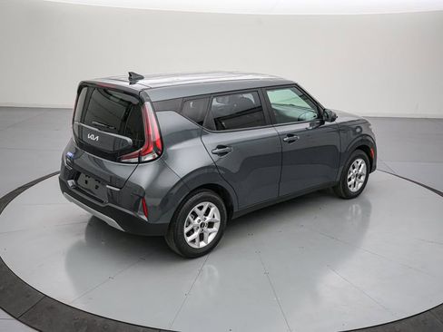 Used 2025 Kia Soul LX FWD image 5
