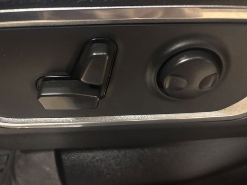 Used 2022 RAM 1500 Laramie w/ Sport Appearance Package AWD/4WD image 27