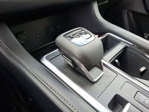 Used 2025 Nissan Pathfinder SL image 15