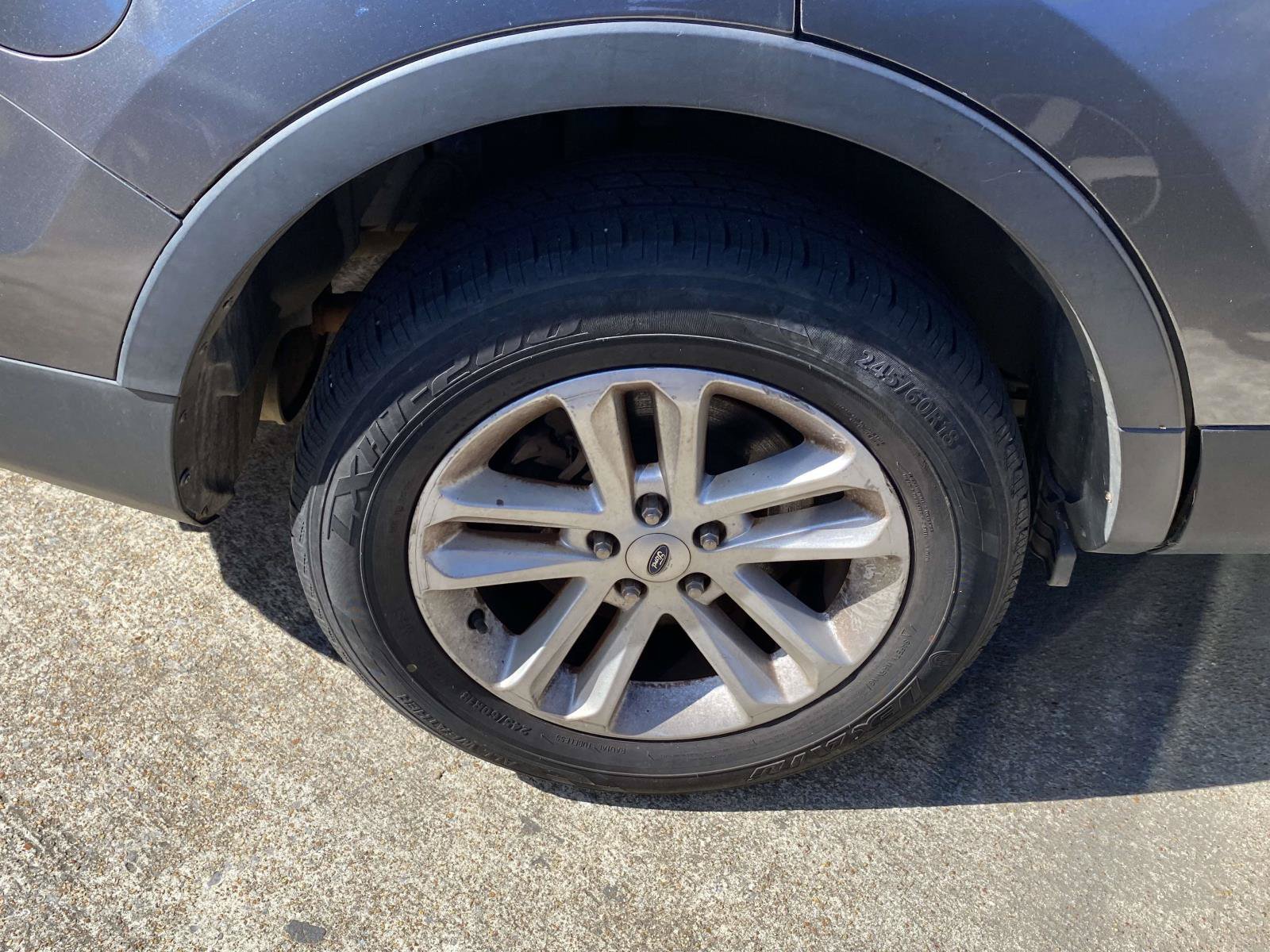 Used 2012 Ford Explorer XLT FWD image 4
