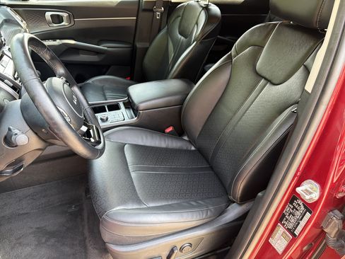 Used 2022 Kia Sorento S FWD image 17