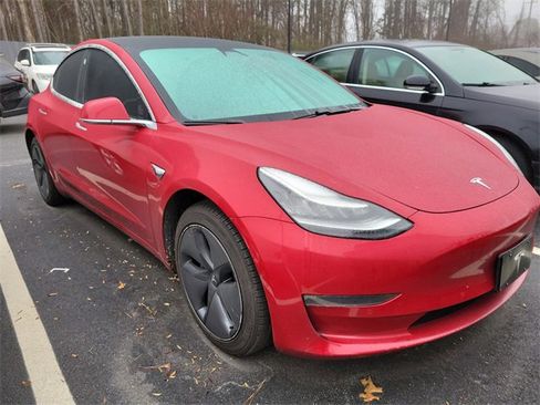 Used 2019 Tesla Model 3 Standard Range image 3