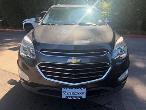 Used 2017 Chevrolet Equinox Premier w/ Enhanced Convenience Package AWD/4WD image 9