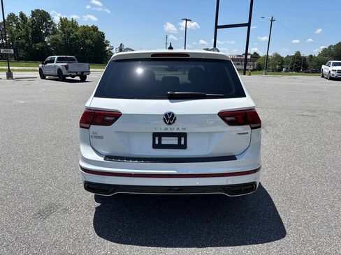 Used 2024 Volkswagen Tiguan SE R-Line AWD/4WD image 8