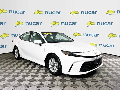 Used 2025 Toyota Camry LE AWD/4WD image 1