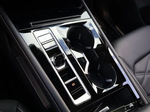 New 2026 Volkswagen Atlas SE image 25