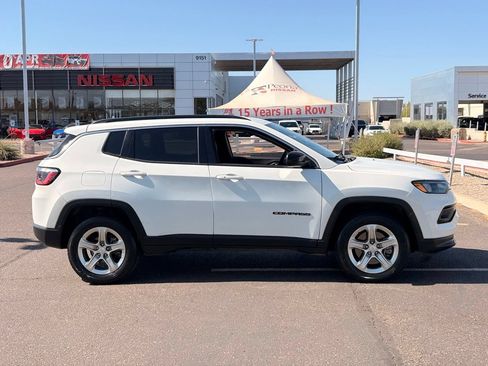 Used 2023 Jeep Compass Latitude AWD/4WD image 7