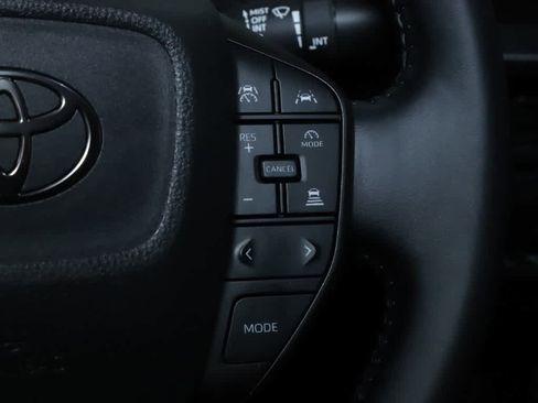 Used 2025 Toyota Prius LE AWD/4WD image 23