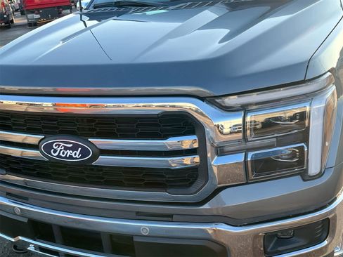 Used 2025 Ford F150 Lariat w/ Equipment Group 502A High image 11