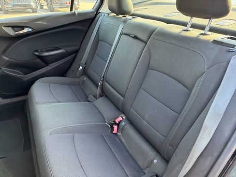 Used 2017 Chevrolet Cruze LT w/ Convenience Package FWD image 10
