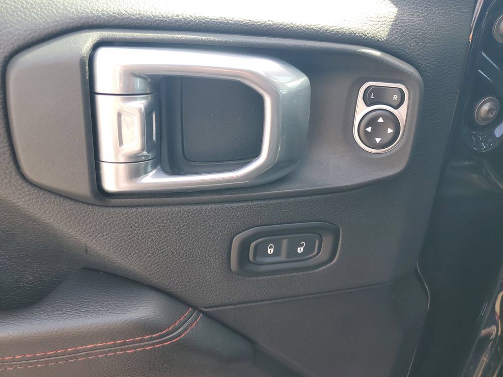 Used 2021 Jeep Wrangler Unlimited Rubicon w/ Uconnect 4C Nav & Sound Group AWD/4WD image 9