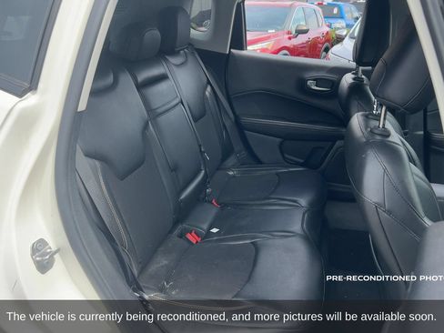 Used 2018 Jeep Compass Latitude w/ Popular Equipment Group FWD image 15