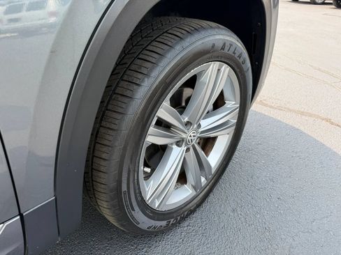 Used 2018 Volkswagen Atlas SEL w/ R-Line Package FWD image 44