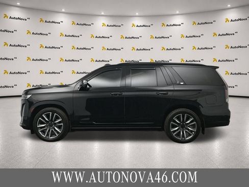 Used 2022 Cadillac Escalade Sport w/ Touring Package AWD/4WD image 3