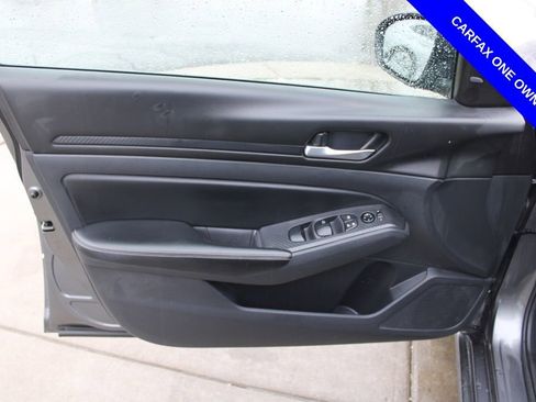 Used 2024 Nissan Altima 2.5 SV image 18