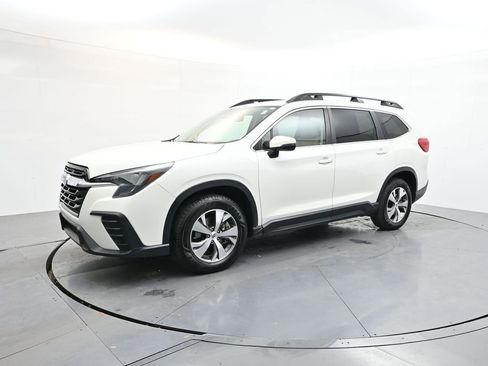 Used 2023 Subaru Ascent Premium w/ Convenience Package image 1