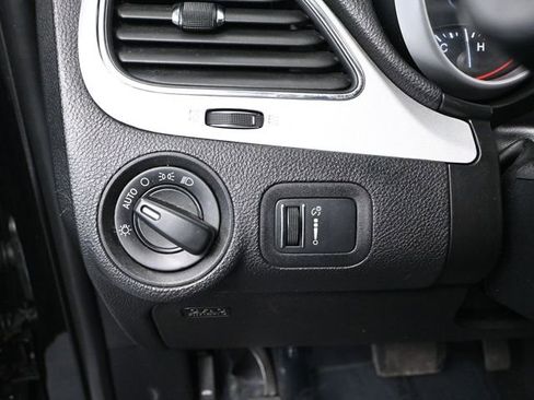 Used 2019 Dodge Journey SE FWD image 26