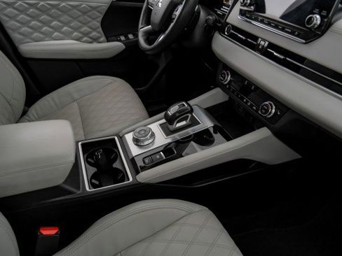 Used 2023 Mitsubishi Outlander SEL Black Edition image 27